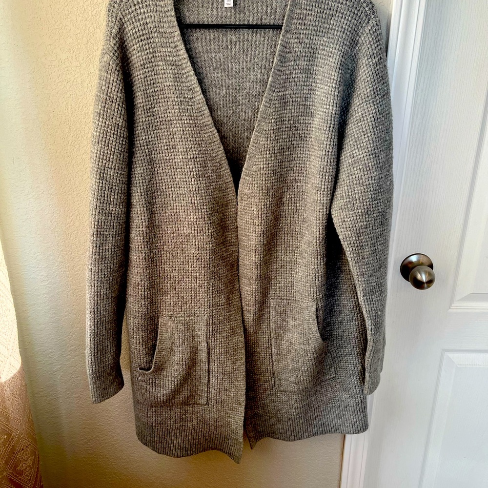 Grey oversized heavy knit cardigan sweater with pockets